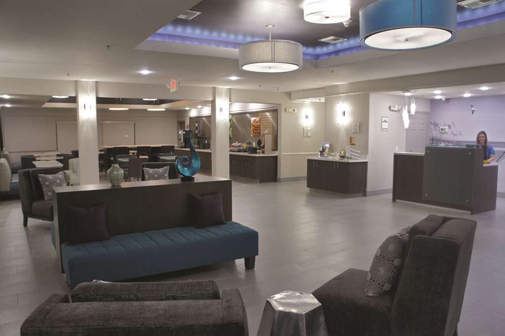 La Quinta By Wyndham Hotel